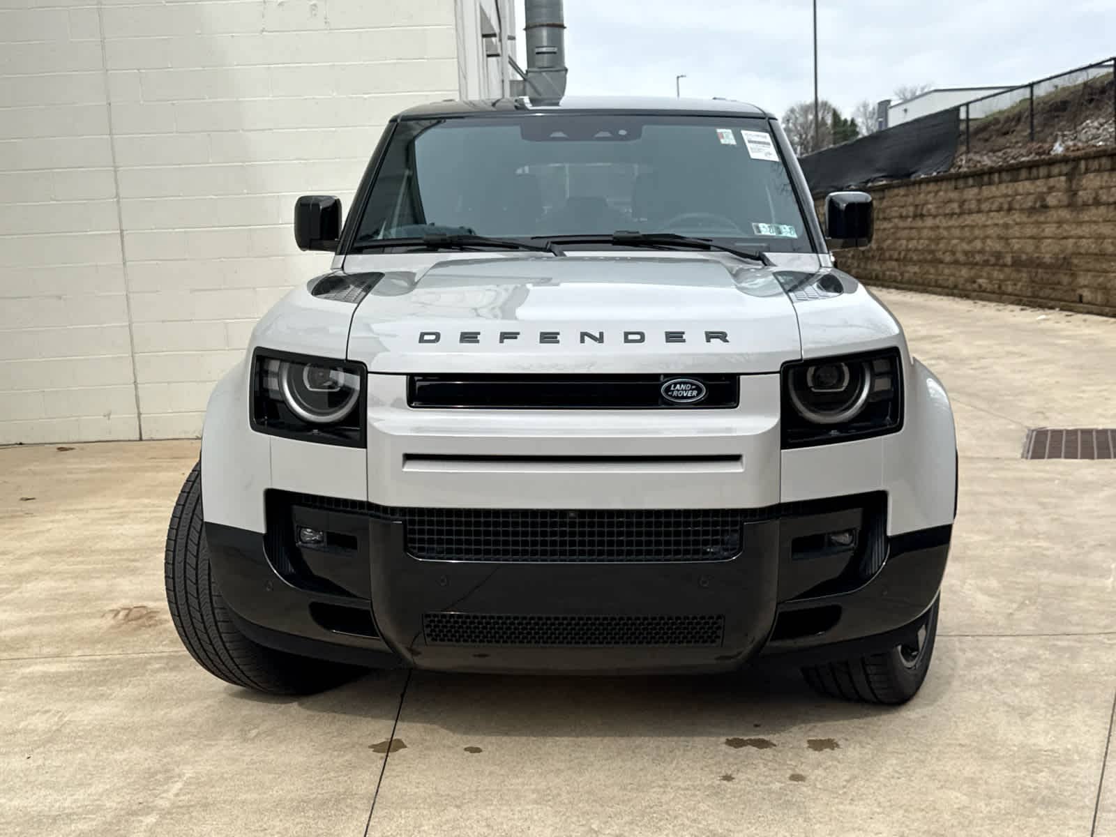 land rover defender 2026 SALE2FEU6T2600845 image land rover defender 2026 SALE2FEU6T2600845 image